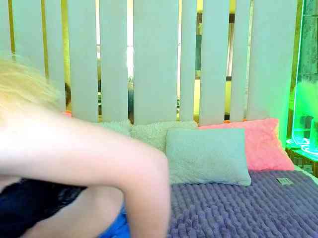 KirraSalute Sex Cam Show