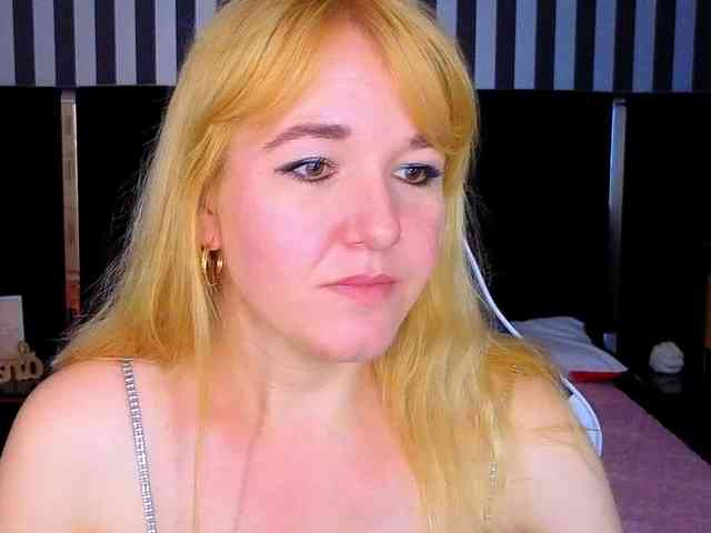 KirraSalute Sex Cam Show