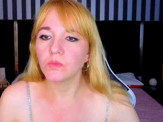 KirraSalute Sex Cam Show