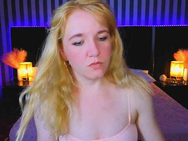 Model: KirraSalute