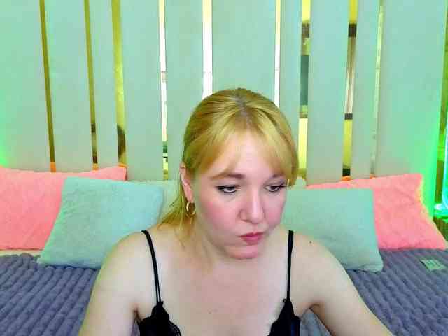 KirraSalute Sex Cam Show