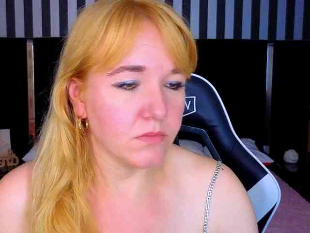 KirraSalute Sex Cam Show