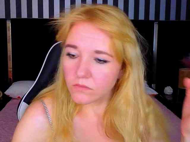 KirraSalute Sex Cam Show