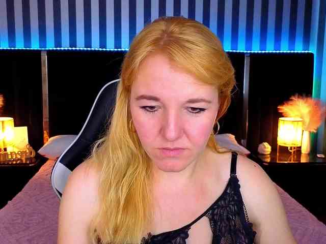 KirraSalute Sex Cam Show
