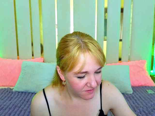KirraSalute Sex Cam Show