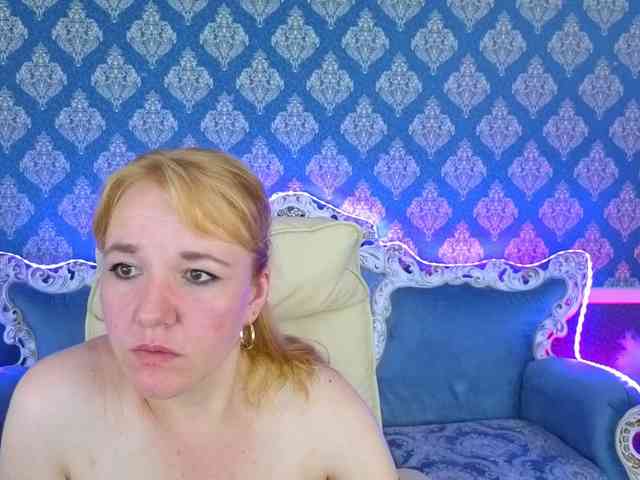 Model: KirraSalute