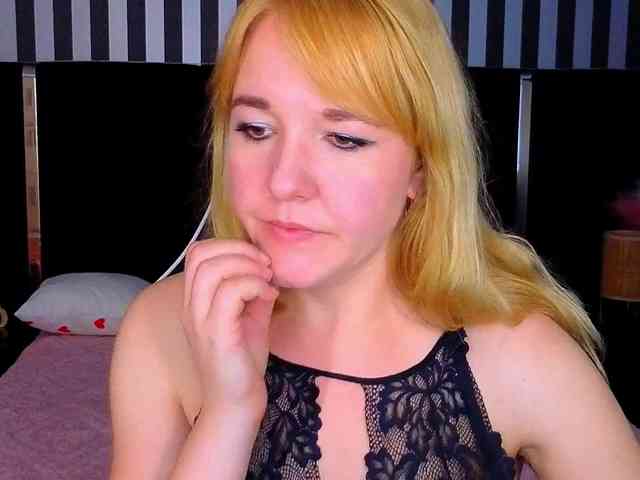 KirraSalute Sex Cam Show