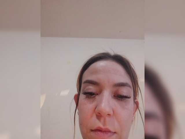 sarafoxxx live cam on BongaCams