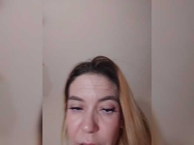 sarafoxxx live cam on BongaCams