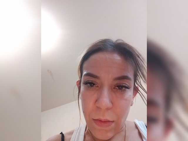 sarafoxxx live cam on BongaCams