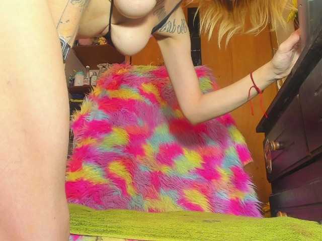 sarafoxxx live cam on BongaCams
