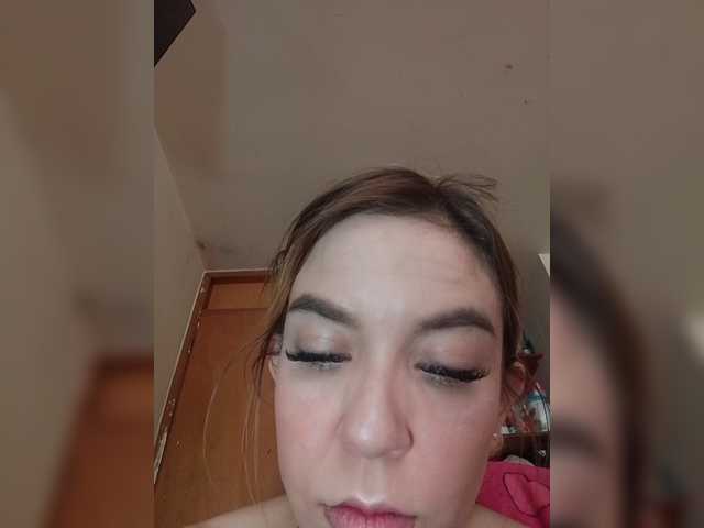 sarafoxxx live cam on BongaCams
