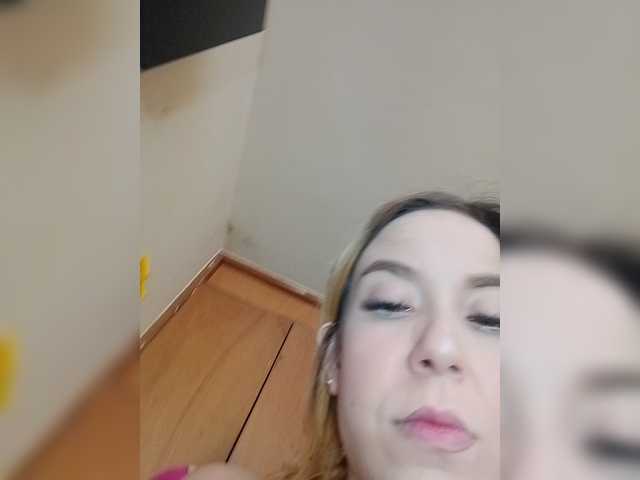 sarafoxxx live cam on BongaCams