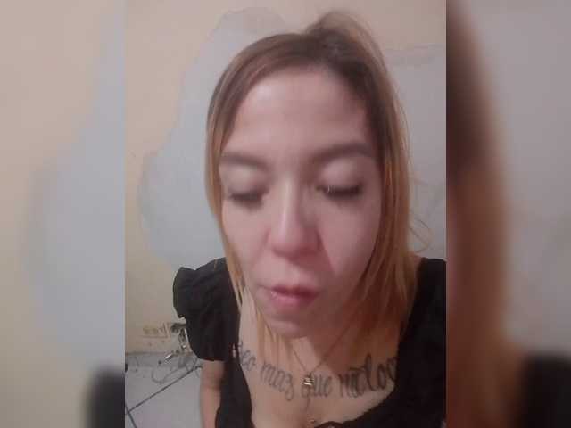 sarafoxxx live cam on BongaCams