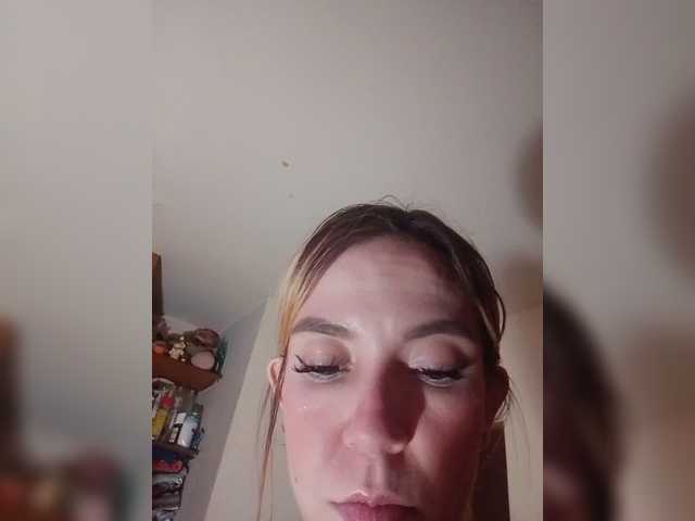 sarafoxxx live cam on BongaCams