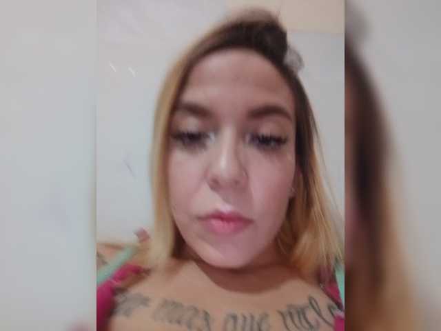 sarafoxxx live cam on BongaCams