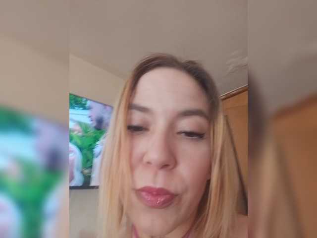 sarafoxxx live cam on BongaCams