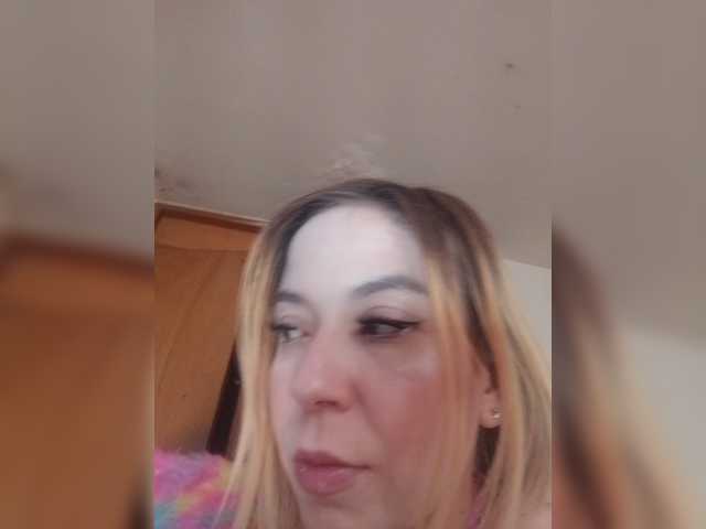 sarafoxxx live cam on BongaCams