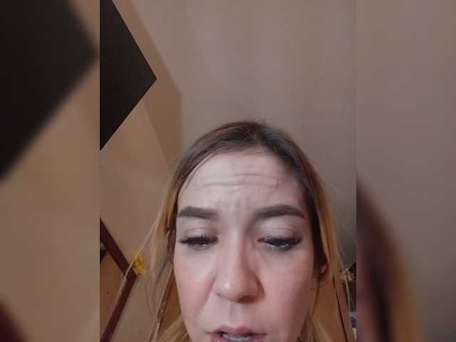 sarafoxxx live cam on BongaCams