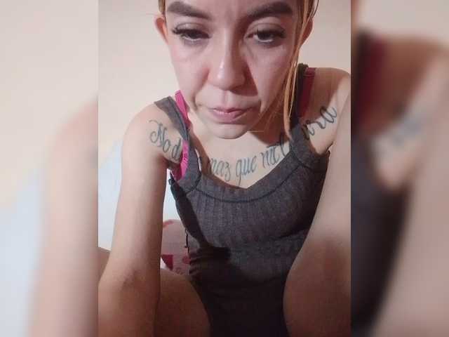 sarafoxxx live cam on BongaCams