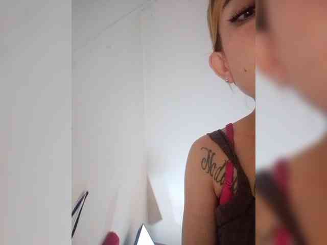 sarafoxxx webcam