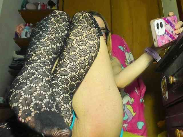 Cloe1617 webcam