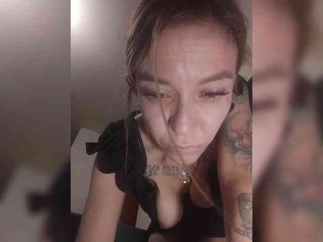 sarafoxxx Live Webcam on BongaCams