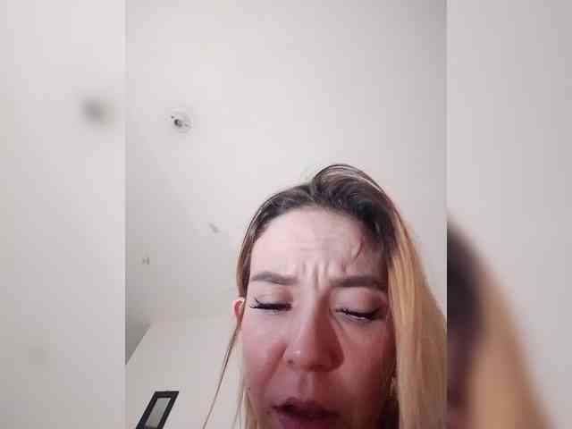 sarafoxxx webcam