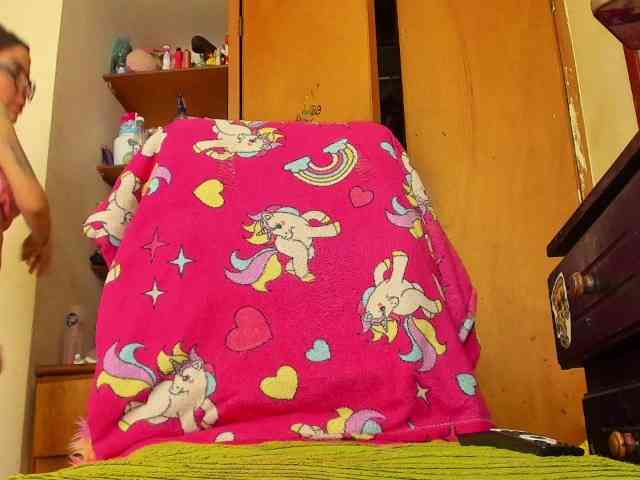 Cloe1617 webcam