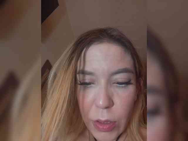 sarafoxxx webcam