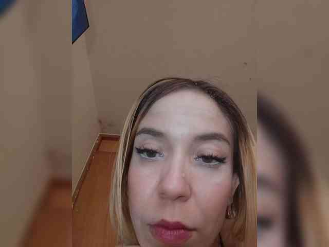 sarafoxxx webcam