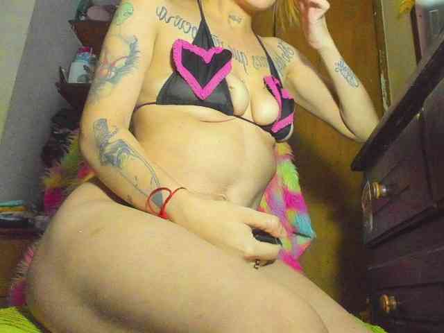 Cloe1617 webcam
