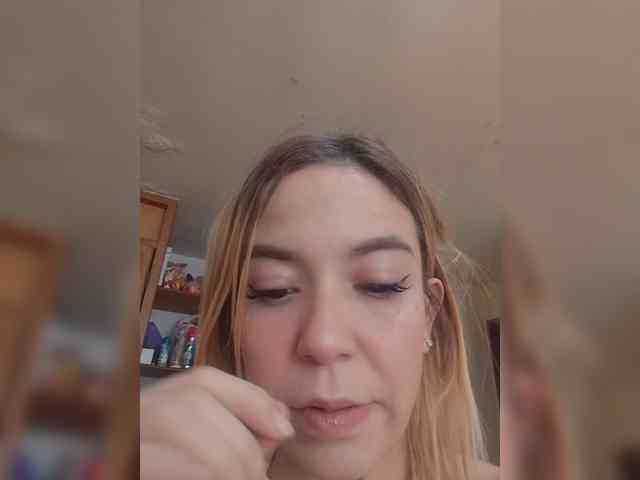 sarafoxxx webcam