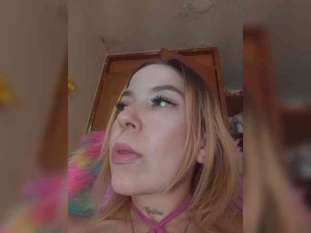 sarafoxxx webcam