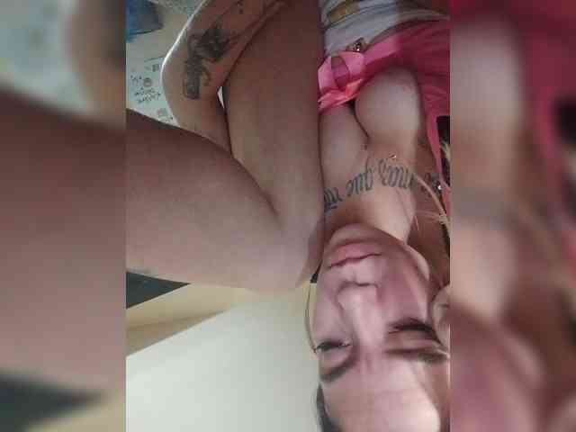 Cloe1617 webcam
