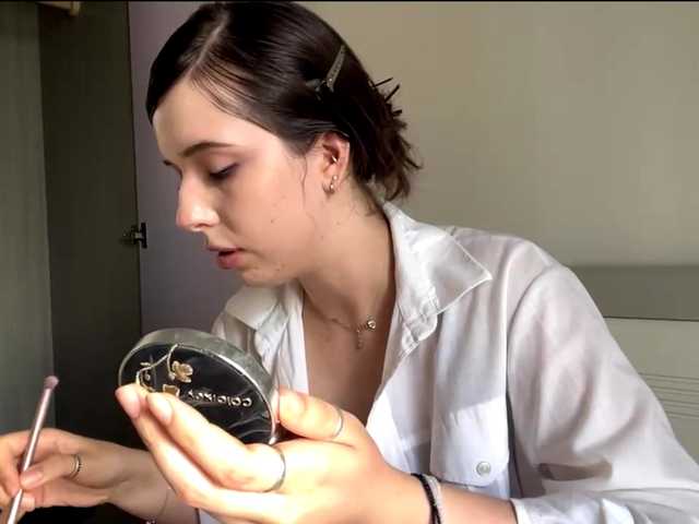 SageGreenlief live cam on BongaCams