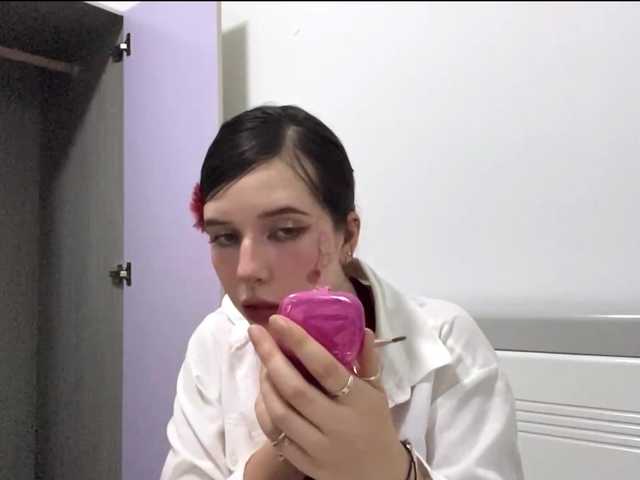 SageGreenlief live cam on BongaCams
