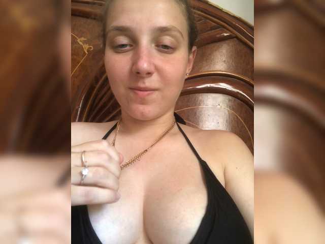 Leenchik1 live cam on BongaCams