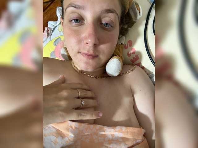 Leenchik1 live cam on BongaCams