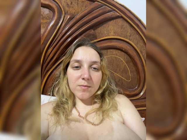Leenchik1 live cam on BongaCams