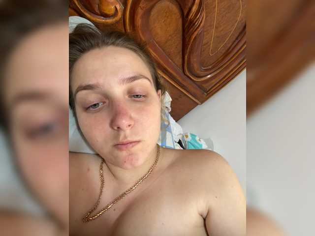 Leenchik1 live webcam show