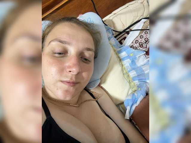 Leenchik1 live cam on BongaCams