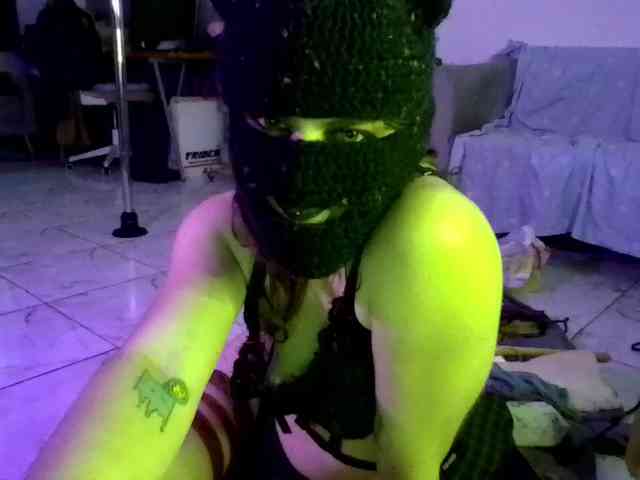 モデル: babalon333