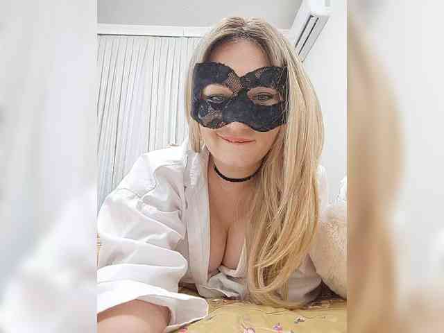 Tina555 Sex Cam Show