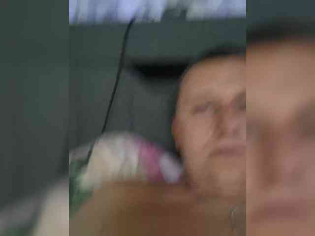 V1K1 Sex Cam Show