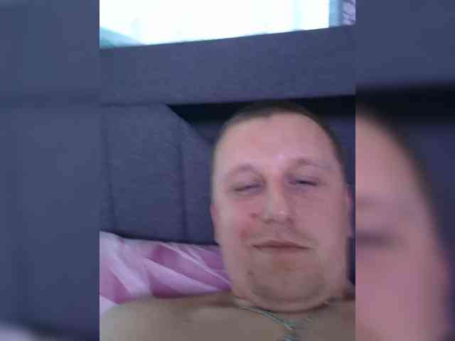 V1K1 Sex Cam Show