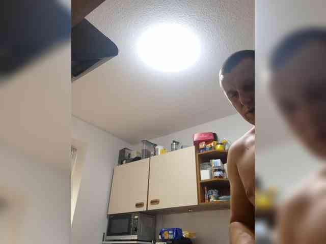 V1K1 Sex Cam Show
