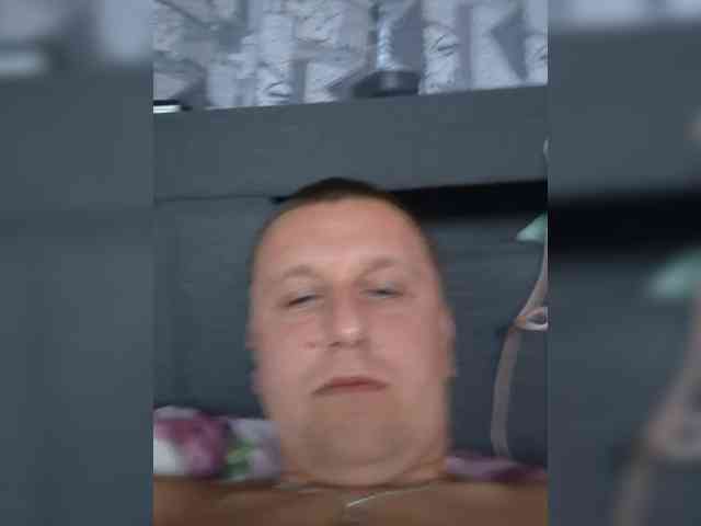 V1K1 Sex Cam Show
