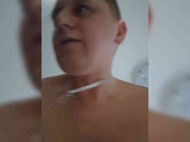 V1K1 Sex Cam Show