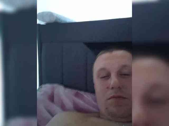 V1K1 Sex Cam Show